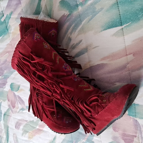 Like New,Indian-Style,Embroidered,Knee-high,Suede,Red,Fringed,Moccasin Boots ❤️ - Picture 7 of 10